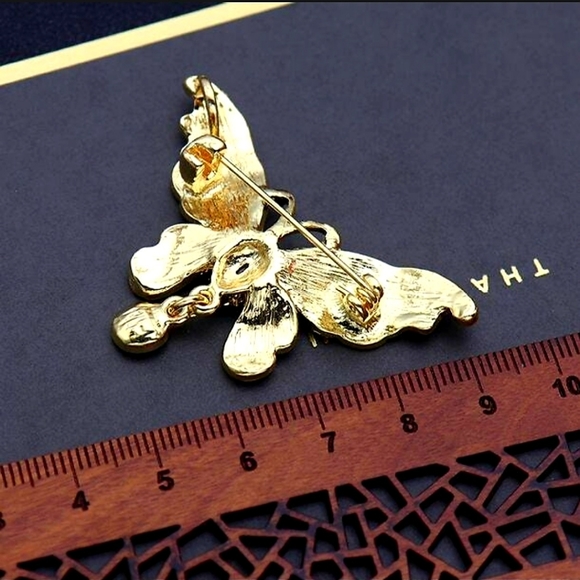 Gold plated pink and white crystal pearl butterfly necklace/brooch - Picture 9 of 12